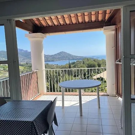 Cap Esterel Le Hameau Au Calme Sans Vis A Vis Vue Terrasse Couverte 2eme Et Dernier Etage Minimum De 7 Nuitees * Saint-Raphaël