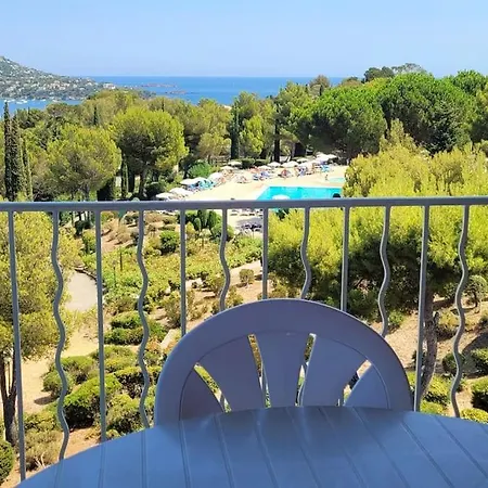 Cap Esterel Le Hameau Au Calme Sans Vis A Vis Vue Terrasse Couverte 2eme Et Dernier Etage Minimum De 7 Nuitees Saint-Raphaël